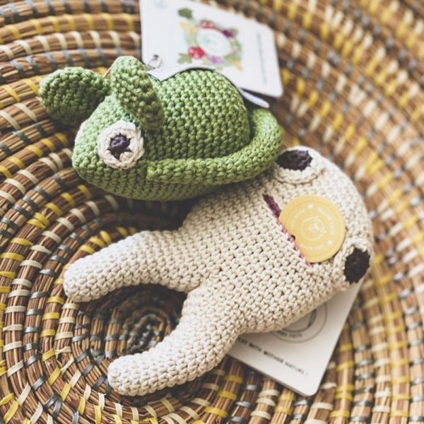 Saison des abeilles Peluche souris verte coton bio bebe enfant Hochet