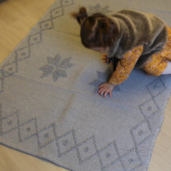 tapis-eco-responsable-fait main-made in europe-recyclé-gris